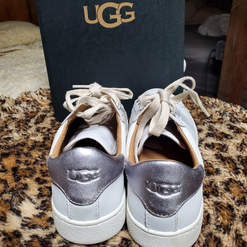 Ugg white size 9 shoes